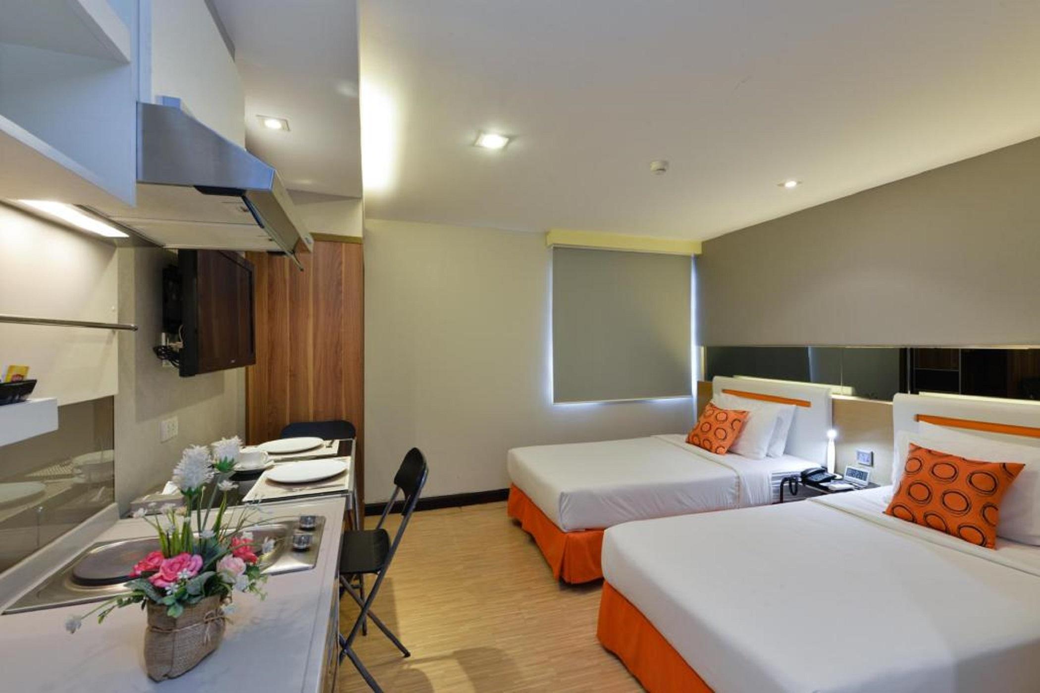 Arawana Express Phromphong Hotel Банкок Екстериор снимка