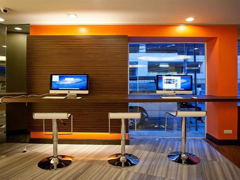 Arawana Express Phromphong Hotel Банкок Екстериор снимка