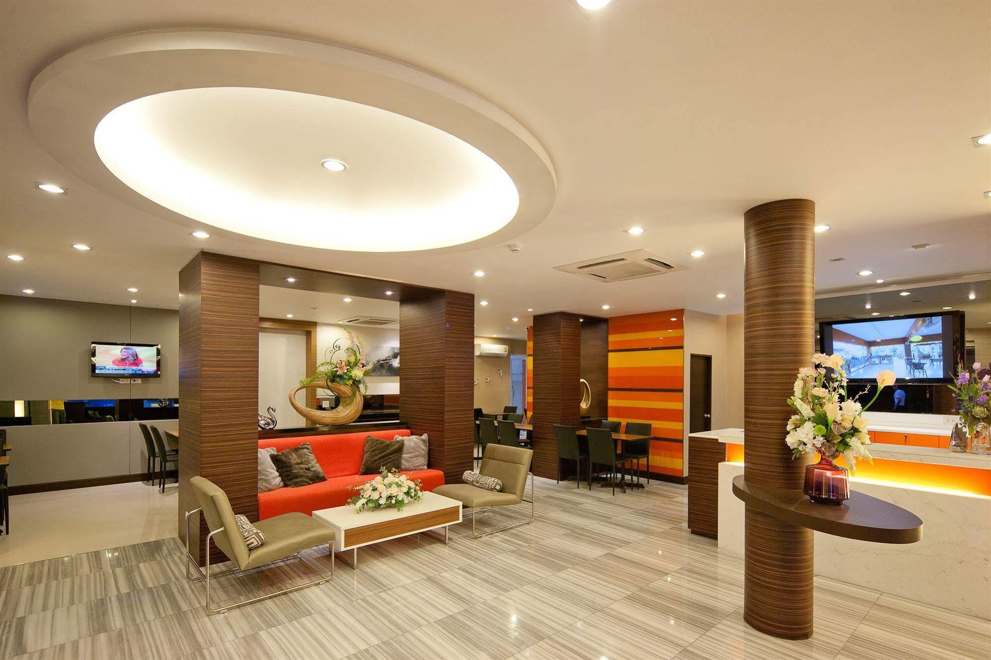 Arawana Express Phromphong Hotel Банкок Екстериор снимка