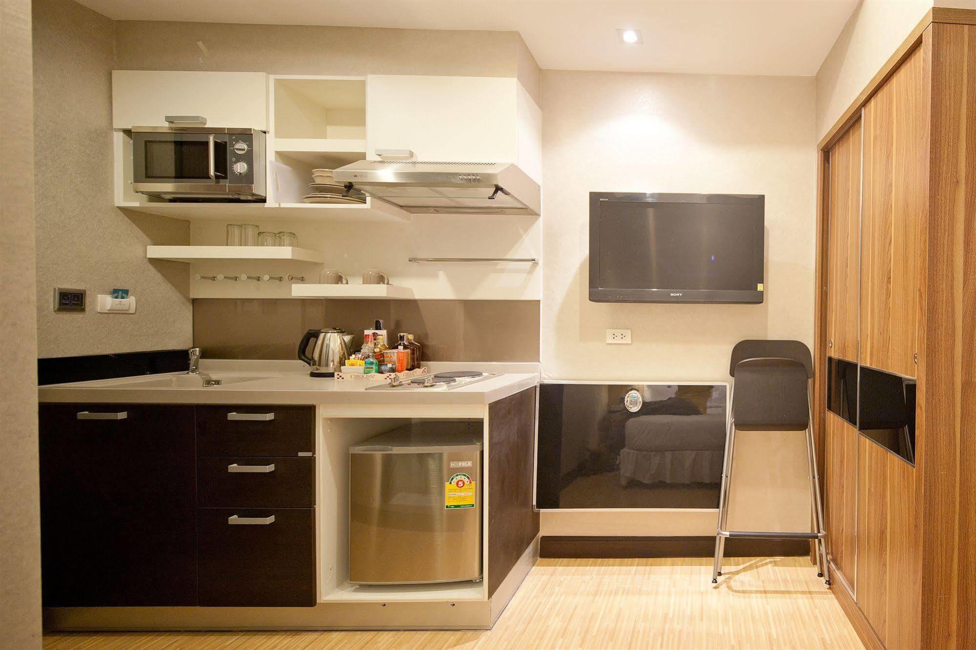 Arawana Express Phromphong Hotel Банкок Екстериор снимка