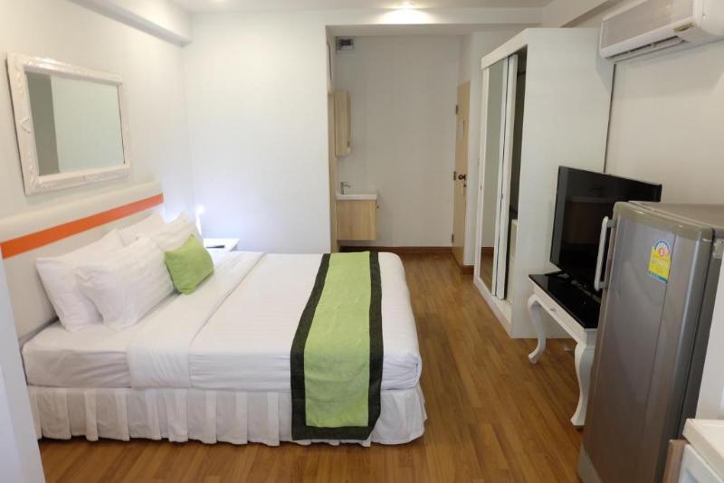 Arawana Express Phromphong Hotel Банкок Екстериор снимка